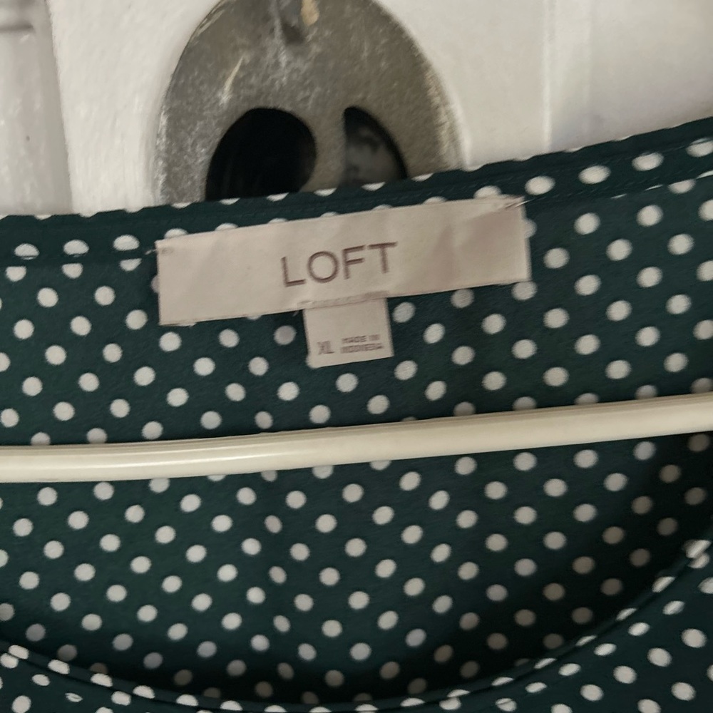 💜💜 LOFT POLKA DOT BLOUSE💜💜 - Picture 4 of 4